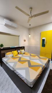 Luxury City Centre Rare Studio! - Varanasi - 9