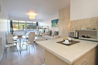 Studio 18 on the Golden Mile next to V&A Waterfront - 3