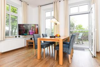 Hof zwischen den Deichen - 1