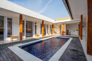 Lumturi House - Centrally Located - Seminyak - 2
