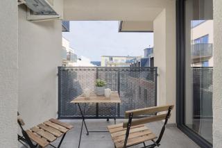 Chique Apartment for a Big Family with 2 Parking Spaces by Noclegi Renters - Wroclaw - 8