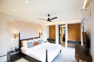 The Sierra - By The Lake - 1