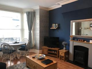 Beautiful first floor apartment - 4 Orme Rise, Llandudno - Llandudno - 2