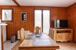 La Griaz - Chaleureux et cosy -Vue sur les montagnes - grand balcon - 8
