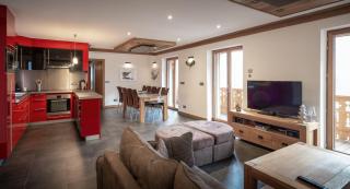 Les Ecureuils -Rénové 100m2 - 8per - Skis aux Pieds - Vue sur la Montagne - Les Houches - 0