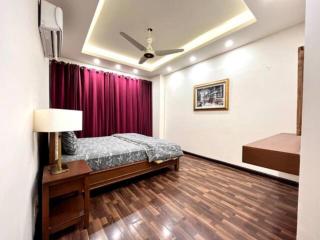 Modern 2-Bedroom with King Beds & Views at Elysium - Rawalpindi - 5