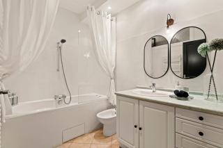 Nice - Renting - LASCARIS - Charm & Spacious & Comfort 3P Port Bonaparte - Nice - 2