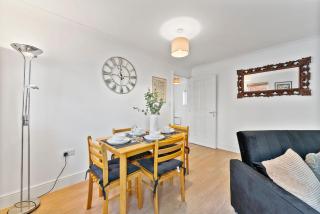 Beautiful 2 Bed Apartment in Warwick - Parking - Leek Wootton - 7