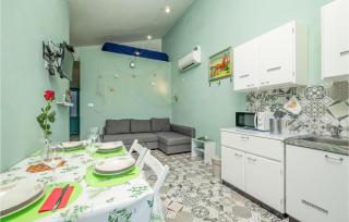 Stunning Apartment In Gondolici - 7