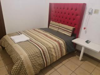 HASATE GUEST HOUSE 13 LOUWVILLE STREET BELLIVILLE Cape Town south Africa - Città del Capo - 7