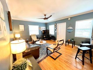 Vistamar Waterfront Beach Abode -Walk to the Beach - Fort Lauderdale - 1