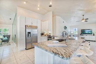 VILLA FOUR PALMS - 3 BEDS - 2 BATHS - 6 GUESTS - GULF ACCESS & POOL - INCL.10% OFF BOAT RENTAL - Cape Coral - 8