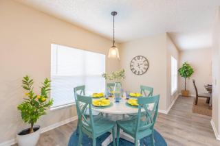 Getaway Comfy House w Pool - Kissimmee - 2