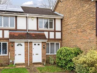 Pass the Keys Cosy 2BR Home in Walton - Walton-on-Thames - 0