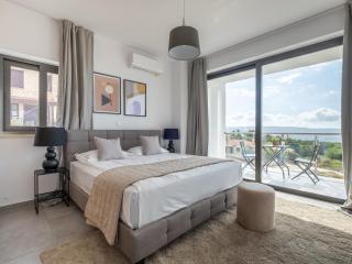 Sea-View Retreat - Villas with Pools and Private Jacuzzi Cabin - 1