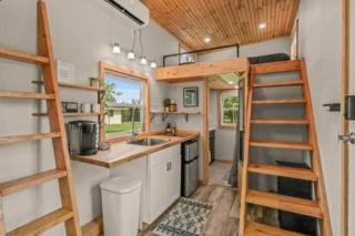 Summer Tiny House - West Palm Beach - 7