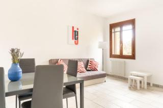 Appartamento Unico a Bologna con 3 Camere e Parcheggio Gratuito - Bologna - 0