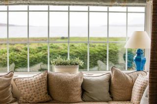 Beautiful spacious old schoolhouse with stunning sea views and beach nearby - 0