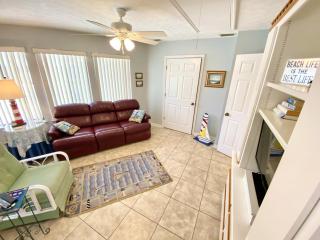 Venture Out 163 Gulf Loop 3bd 2ba WITH GOLF CART - Panama City Beach - 2