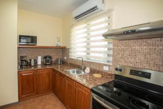 Three Bedroom Sunny Townhome - 5