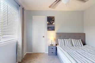 Entire 3/2.5 Lux Retreat Home in the heart of Houston few Miles from Major Houston attractions & Pets Friendly - Houston - 2