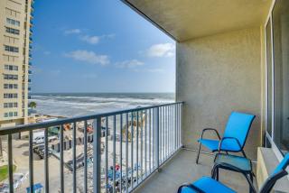 Breezy Daytona Beach Studio with Balcony and Views! - Daytona Beach - 0