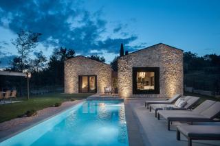 Villa Ulmus near Motovun for 6 people with heated pool & jacuzzi - Karojba - 0