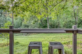 Couples Retreat: King Bed:Hot tub:Firepit & More - Blue Ridge - 3