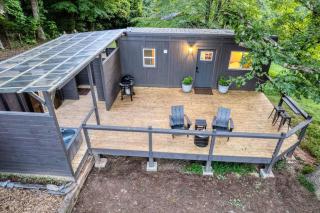 Couples Retreat: King Bed:Hot tub:Firepit & More - Blue Ridge - 5