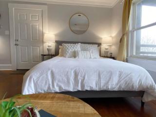Explore Downtown and Mount Adams with River Views - Cincinnati - 1