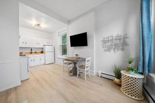 Cozy 1BR with Parking - Near UC, Zoo, Downtown - 7