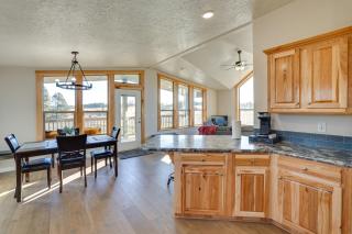 Peaceful Deary Vacation Rental with Deck and Views! - - 1