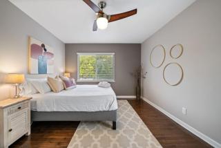 Classy 2BR Condo Near City Centre - OTR, UC, Zoo - Cincinnati - 6