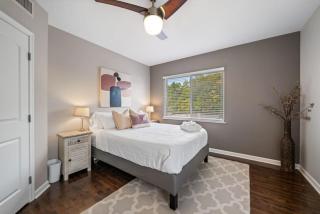 Classy 2BR Condo Near City Centre - OTR, UC, Zoo - Cincinnati - 1