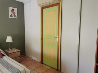 Chambre spacieuse avec bureau et balcon - 2