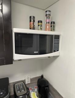Comfortable 3 Bed Basement Unit - 7