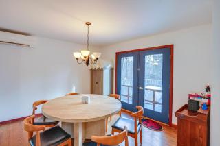 Woodstock Getaway with Hot Tub about 2 Mi to Dtwn! - Woodstock - 4