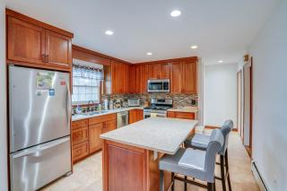 Woodstock Getaway with Hot Tub about 2 Mi to Dtwn! - Woodstock - 2