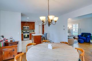 Woodstock Getaway with Hot Tub about 2 Mi to Dtwn! - Woodstock - 3