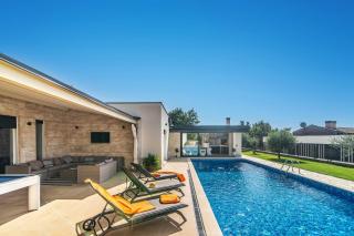 Villa Desiree by Villa Plus - Cukrići - 9