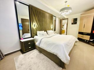 Luxury 2-Bed in Lekki Phase 1 - Pool, Gym & Stunning Views - Lekki - 6