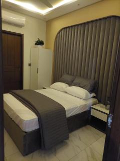 Travellers Heaven 3BR APT DHA PHASE VI Nishat Commercial - Karatschi - 7
