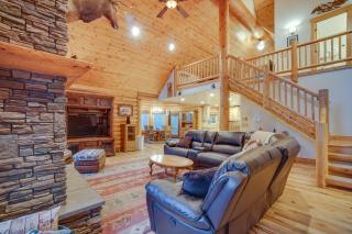 Family-Friendly McCall Cabin with Private Hot Tub! - McCall - 6