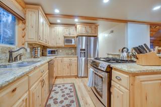 Family-Friendly McCall Cabin with Private Hot Tub! - McCall - 5