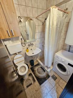 Booking Apartments Alone 1 - 9