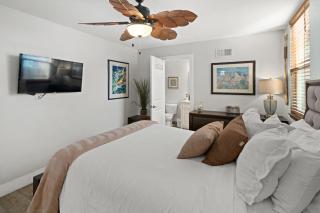 Stunning Beach Home - large patio, parking, ac & dog friendly! - San Diego - 9