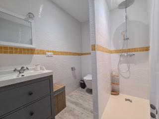 Chambre PMR tout confort avec terrasse en bord de canal, animaux acceptés, proche centre-ville de Briare - FR-1-590-368 - Briare - 2