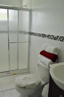 Pearl's Hilltop Cottage - - 9
