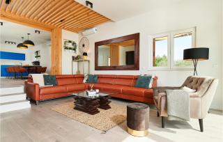 4 Bedroom Awesome Home In Dubravice - 7
