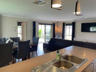 Woodlands Waterside Retreat - Yarrawonga - 5
